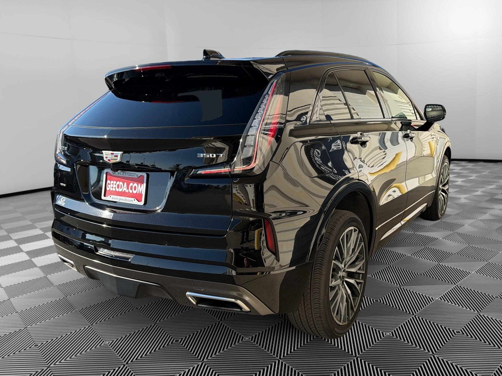 Certified 2024 Cadillac XT4 Sport AWD/4WD image 4