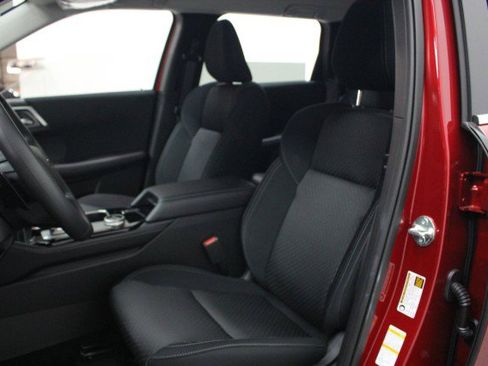 New 2026 Mitsubishi Outlander ES FWD image 7