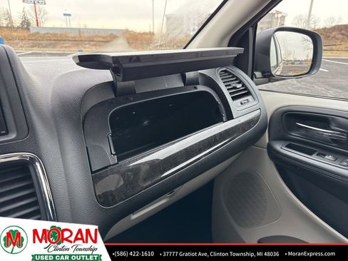 Used 2015 Dodge Grand Caravan SXT image 22
