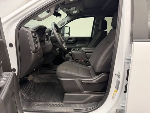 Used 2025 Chevrolet Silverado 3500 W/T image 5