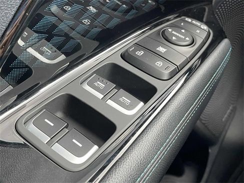 Used 2020 Kia Niro EX Premium w/ Cold Weather Package image 19