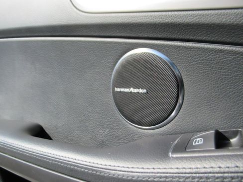 Used 2013 Mercedes-Benz SLK 350 image 24