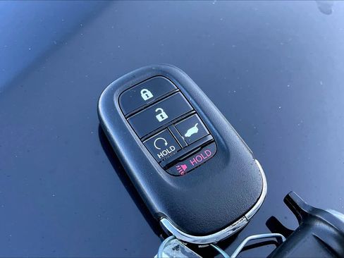 Used 2021 Honda Ridgeline Sport image 15