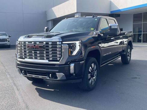 Used 2025 GMC Sierra 2500 Denali w/ Denali Reserve Package AWD/4WD image 9