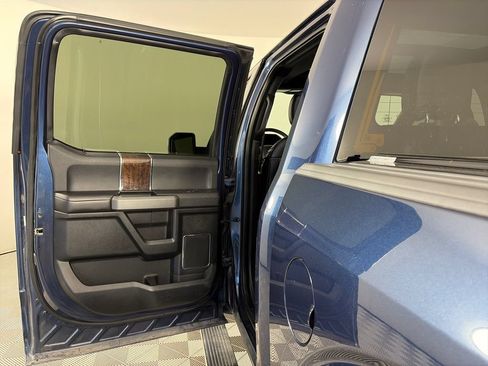 Used 2015 Ford F150 Platinum w/ Equipment Group 701A Luxury AWD/4WD image 12