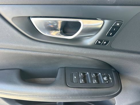 Used 2024 Volvo S60 B5 Core FWD image 11