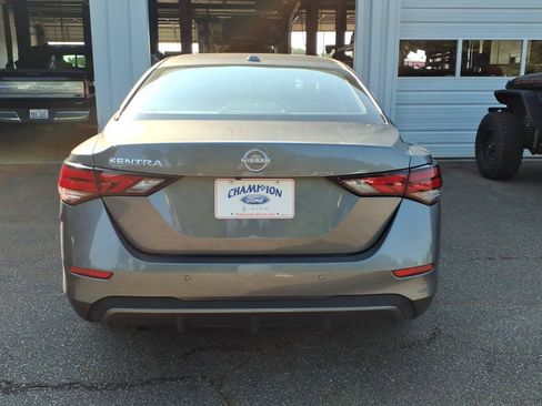 Used 2025 Nissan Sentra SV FWD image 5