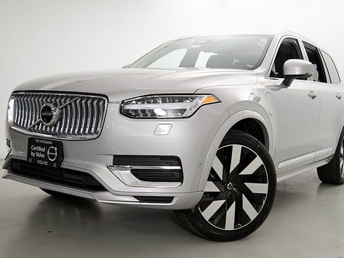 Certified 2024 Volvo XC90 T8 Plus AWD/4WD image 2