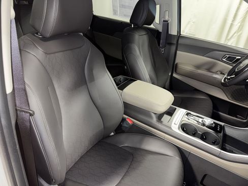 New 2026 Kia Carnival EX image 32