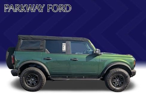 Used 2022 Ford Bronco Badlands w/ Sasquatch Package AWD/4WD image 3