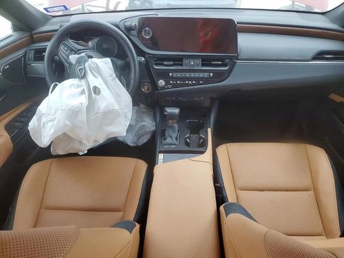 Used 2023 Lexus ES 300h w/ Premium Package image 8