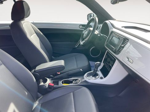 Used 2019 Volkswagen Beetle 2.0T SE w/ SE Premium Package image 19