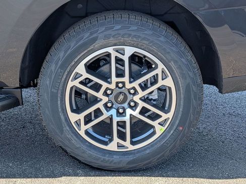 New 2026 Ford Expedition Active image 17