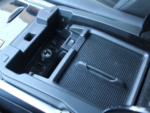 Used 2016 Land Rover Range Rover Sport HSE image 32