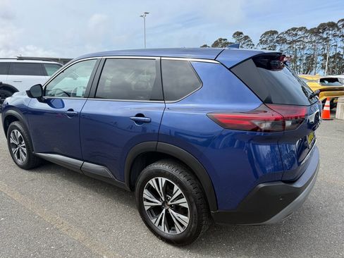 Used 2023 Nissan Rogue SV image 9