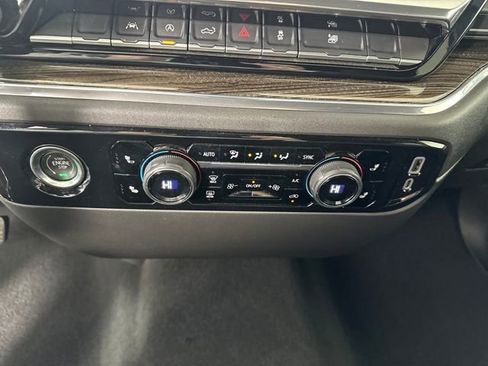 Used 2023 Chevrolet Silverado 1500 LT image 23