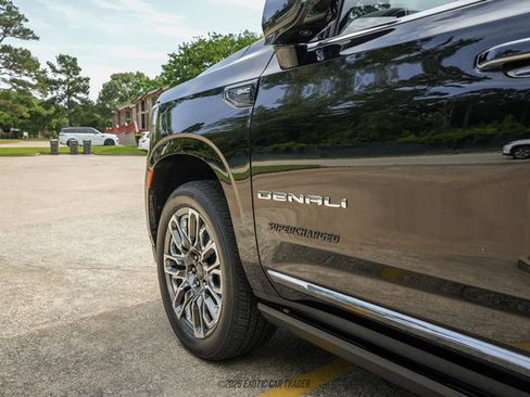Used 2024 GMC Yukon Denali Ultimate w/ LPO, Floor Liner Package AWD/4WD image 67