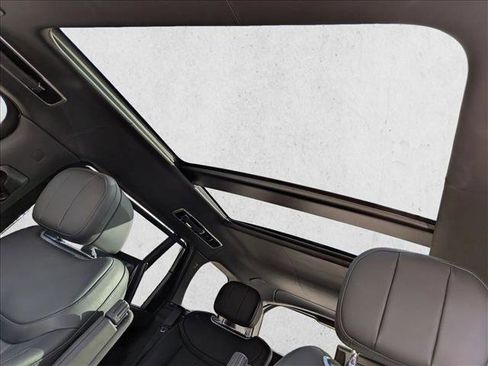 Certified 2023 Land Rover Range Rover Long Wheelbase Autobiography image 13