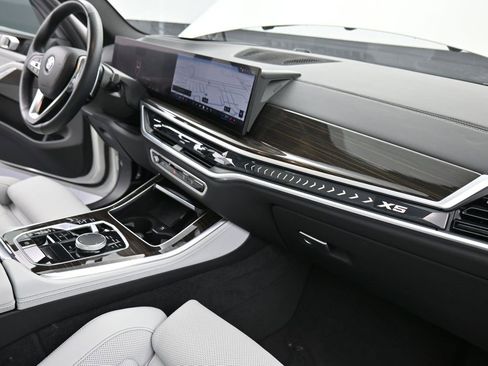 Used 2024 BMW X5 xDrive40i w/ Premium Package image 20