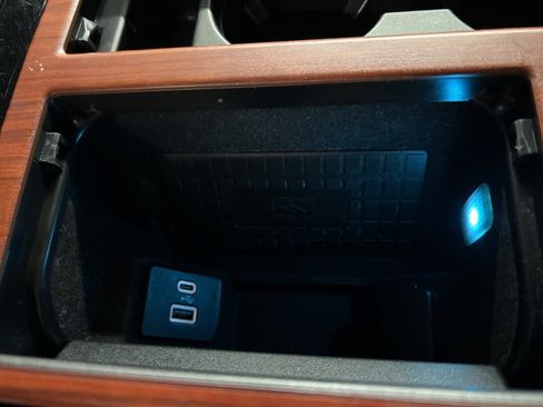 Used 2020 Lincoln Navigator L Reserve w/ Equipment Group 208A Reserve image 16