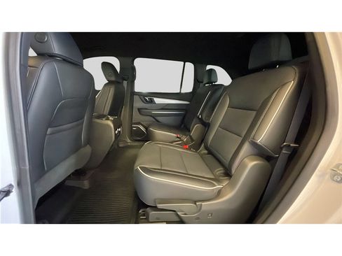 Used 2025 Buick Enclave Preferred w/ Power Package AWD/4WD image 15