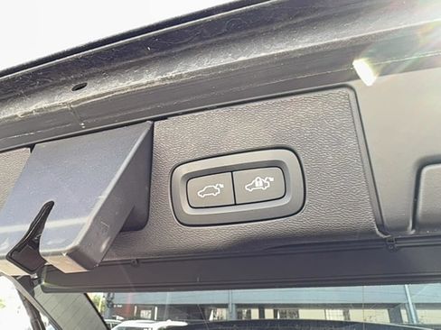 Certified 2023 Volvo XC60 B5 Plus image 31