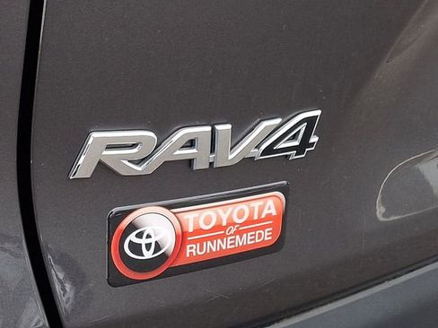 Used 2023 Toyota RAV4 XLE AWD/4WD image 29