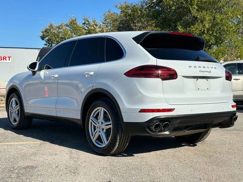 Used 2015 Porsche Cayenne S image 4