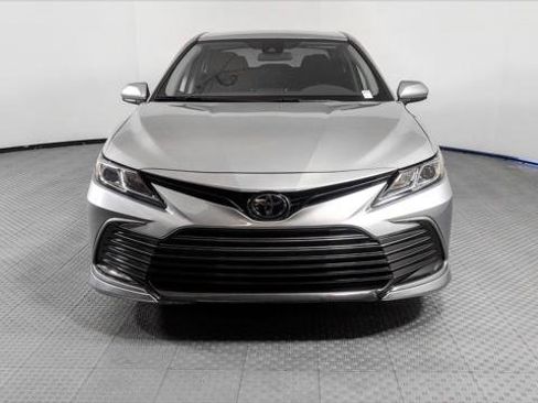 Used 2022 Toyota Camry LE image 12