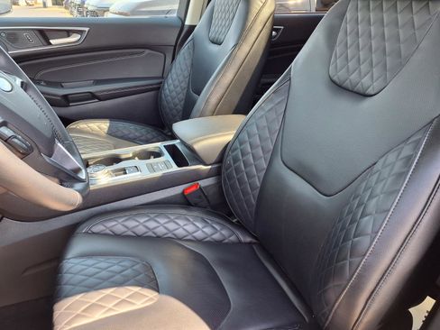 Used 2024 Ford Edge Titanium w/ Equipment Group 301A AWD/4WD image 3