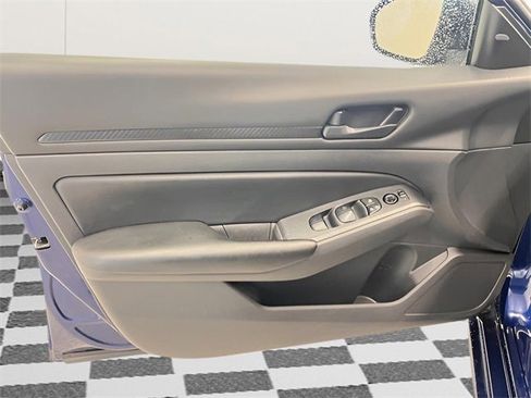 Used 2024 Nissan Altima 2.5 S image 19