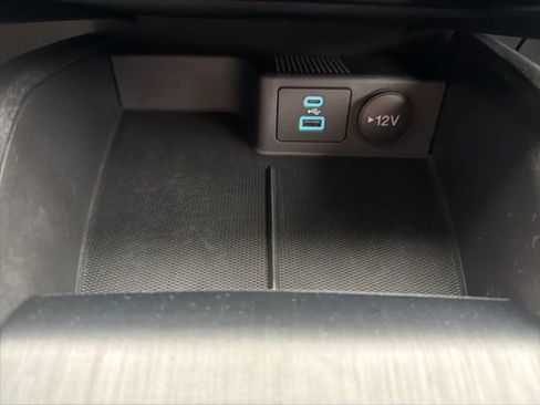 Used 2023 Ford Escape SE w/ Class II Trailer Tow Package image 35