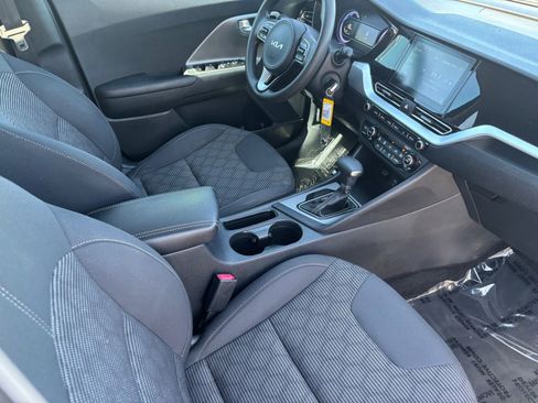 Used 2022 Kia Niro LX image 13