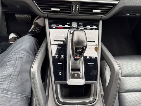 Used 2021 Porsche Cayenne image 20