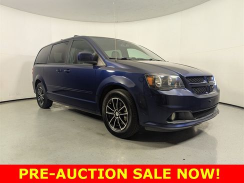 Used 2017 Dodge Grand Caravan GT image 1