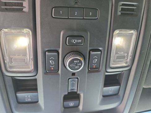 Used 2023 GMC Yukon Denali AWD/4WD image 27