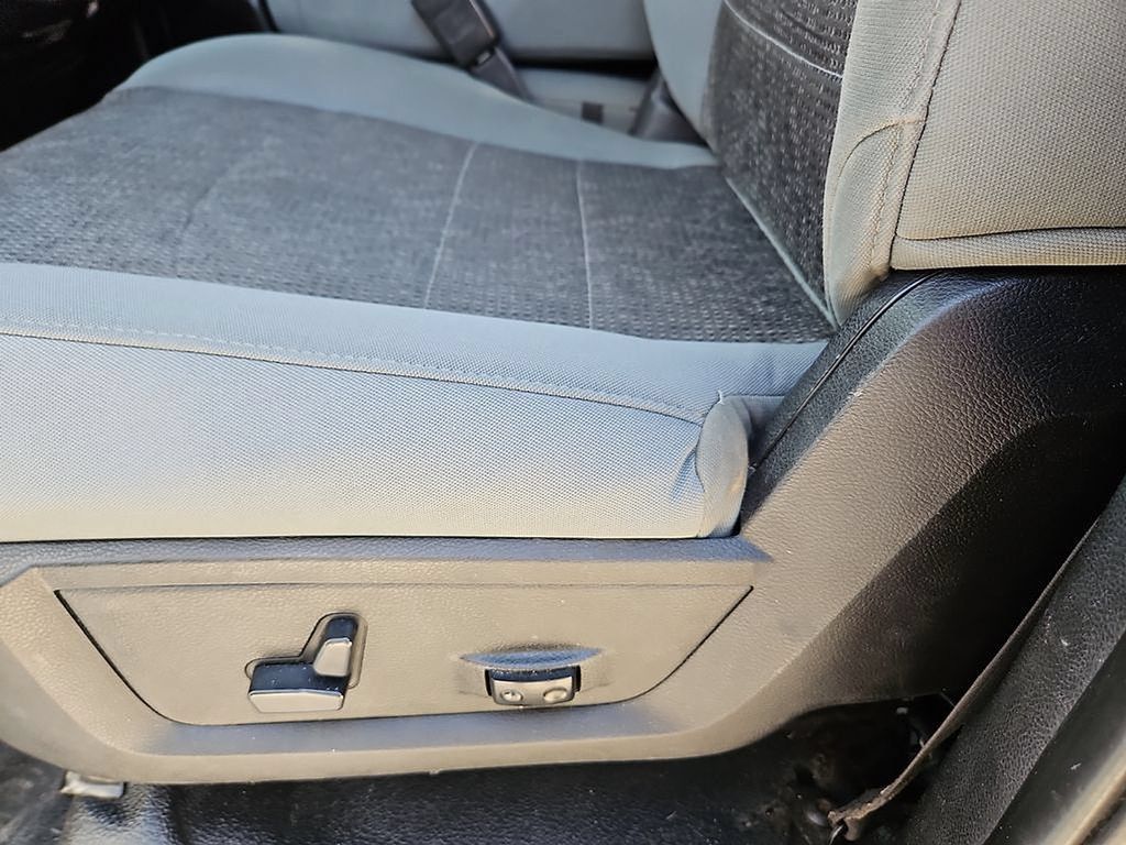 Used 2016 RAM 1500 4x4 Crew Cab w/ Protection Group image 21