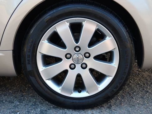 Used 2005 Toyota Avalon XL image 10