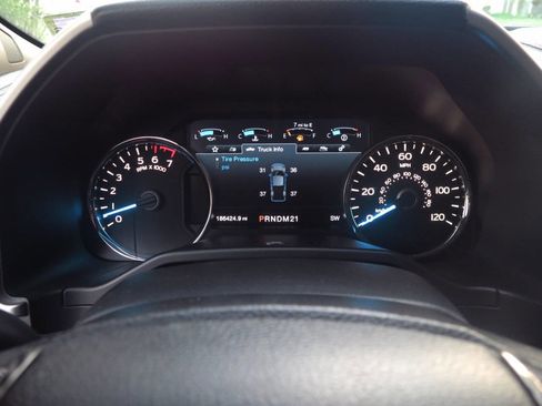 Used 2015 Ford F150 Lariat image 7