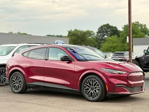 Certified 2025 Ford Mustang Mach-E Premium AWD/4WD image 32