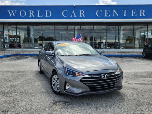 Used 2019 Hyundai Elantra SE image 1