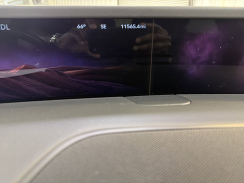 Used 2025 Lincoln Nautilus Reserve image 17