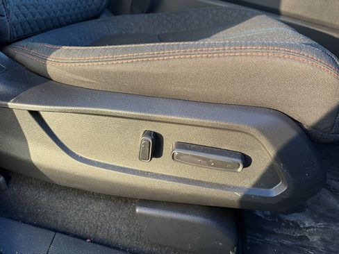 Used 2025 Honda Pilot Sport image 28