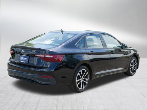 Certified 2024 Volkswagen Jetta Sport FWD image 7