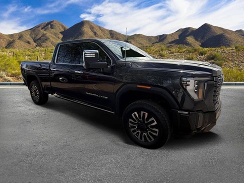Used 2024 GMC Sierra 3500 Denali Ultimate AWD/4WD image 3