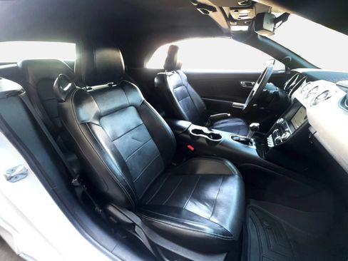 Used 2017 Ford Mustang Premium RWD image 36