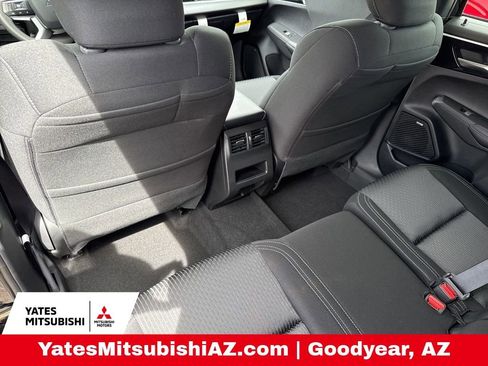 New 2026 Mitsubishi Outlander ES image 7