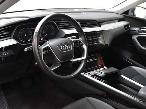 Used 2021 Audi e-tron Premium Plus w/ Premium Plus Package image 19