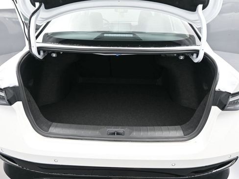 New 2026 Nissan Sentra SR w/ SR Premium Package FWD image 8