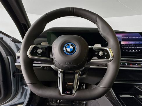 New 2026 BMW 750e xDrive image 11
